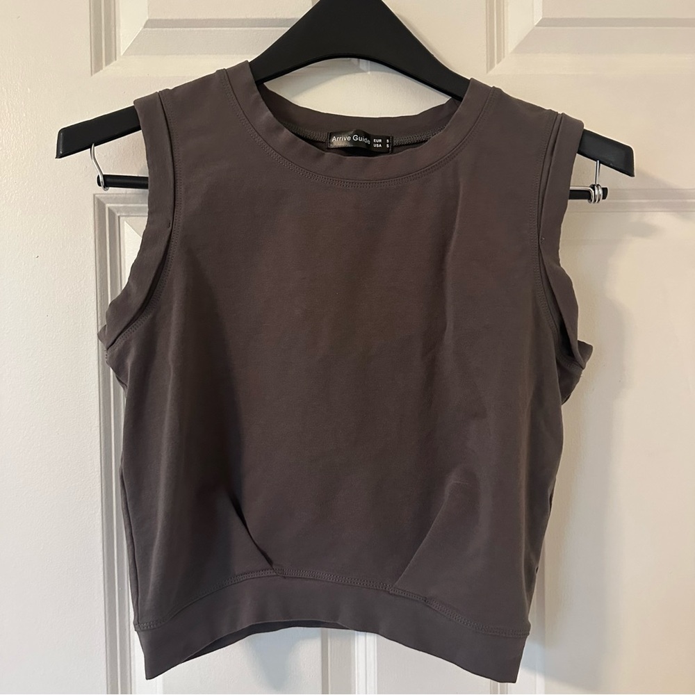 Arrive Guide Cropped Tank Top - Charcoal